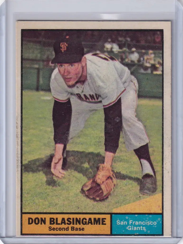 Baseball card of Don Blasingame in fielding stance for San Francisco Giants