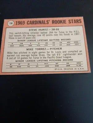 1969 Topps - 1969 Rookie Stars Mike Torrez Steve Huntz #136 (RC). NRMT+ - Baseball Card Single