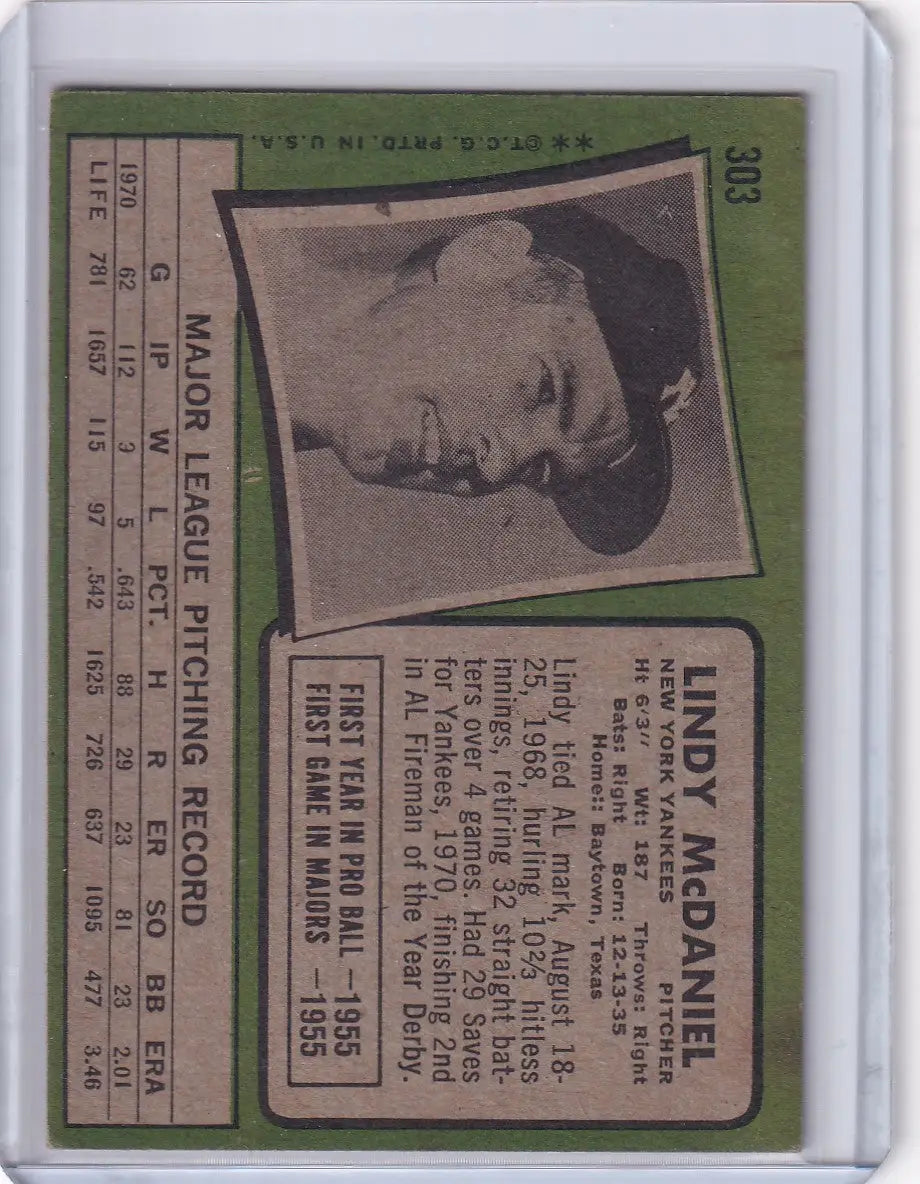 1971 Topps Baseball #303 Lindy McDaniel - New York Yankees - Baseball Card Single