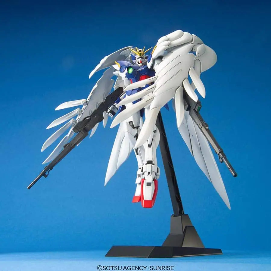 Bandai Mobile Suit Gundam Gundam Wing Endless Waltz: Wing Gundam Zero EW Master Grade 1:144 Scale Model Kit - Action