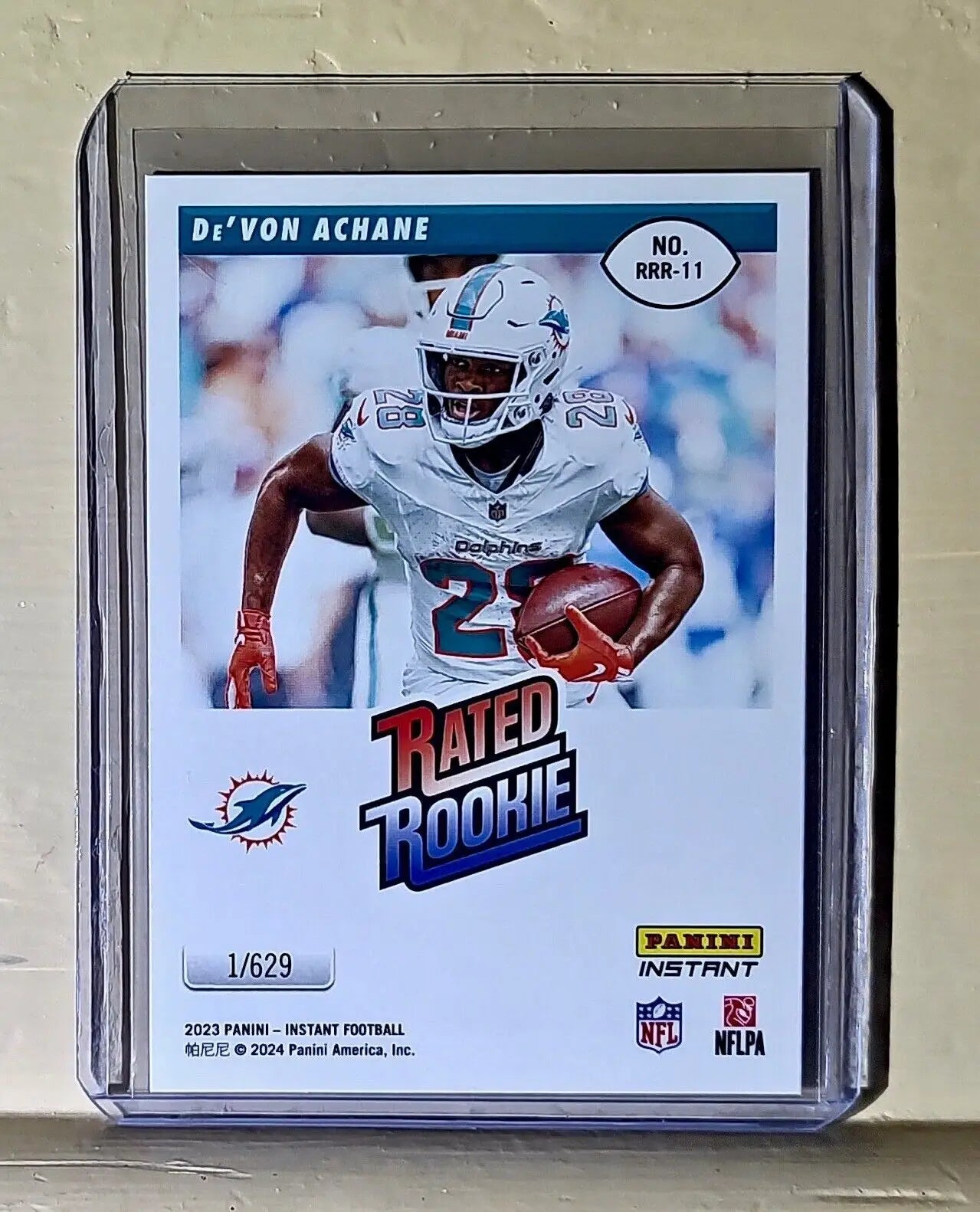 De’Von Achane2023 Panini NFL Rated Rookie Retro #11 Card Miami Dolphins 1/629