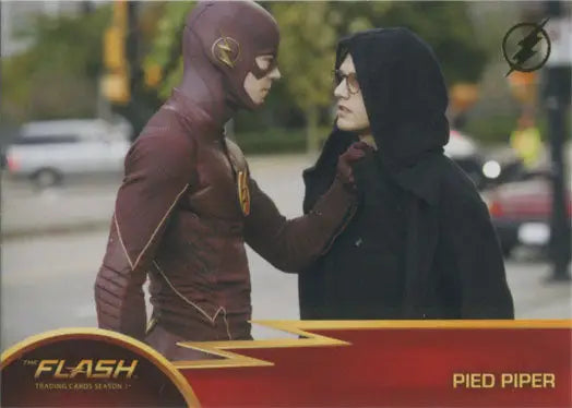 Two characters from The Flash face off in Gold Logo Parallel Chase Card #31 Pied Piper
