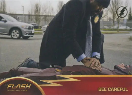 Flash Season 1 Gold Logo Parallel Chase Card featuring CPR scene with police officer