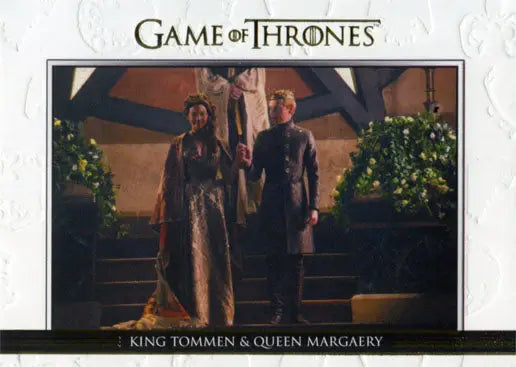 Game of Thrones Season 5 Relationships DL25 Gold Parallel Chase Card featuring characters