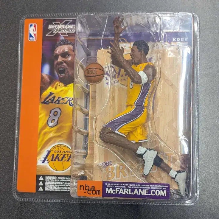 McFarlane’s Sports Picks 2002 NBA Kobe Bryant - Other Toys - Statue
