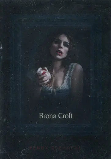 Dark, moody portrait of a woman in Penny Dreadful Season 1 Foil Parallel trading card