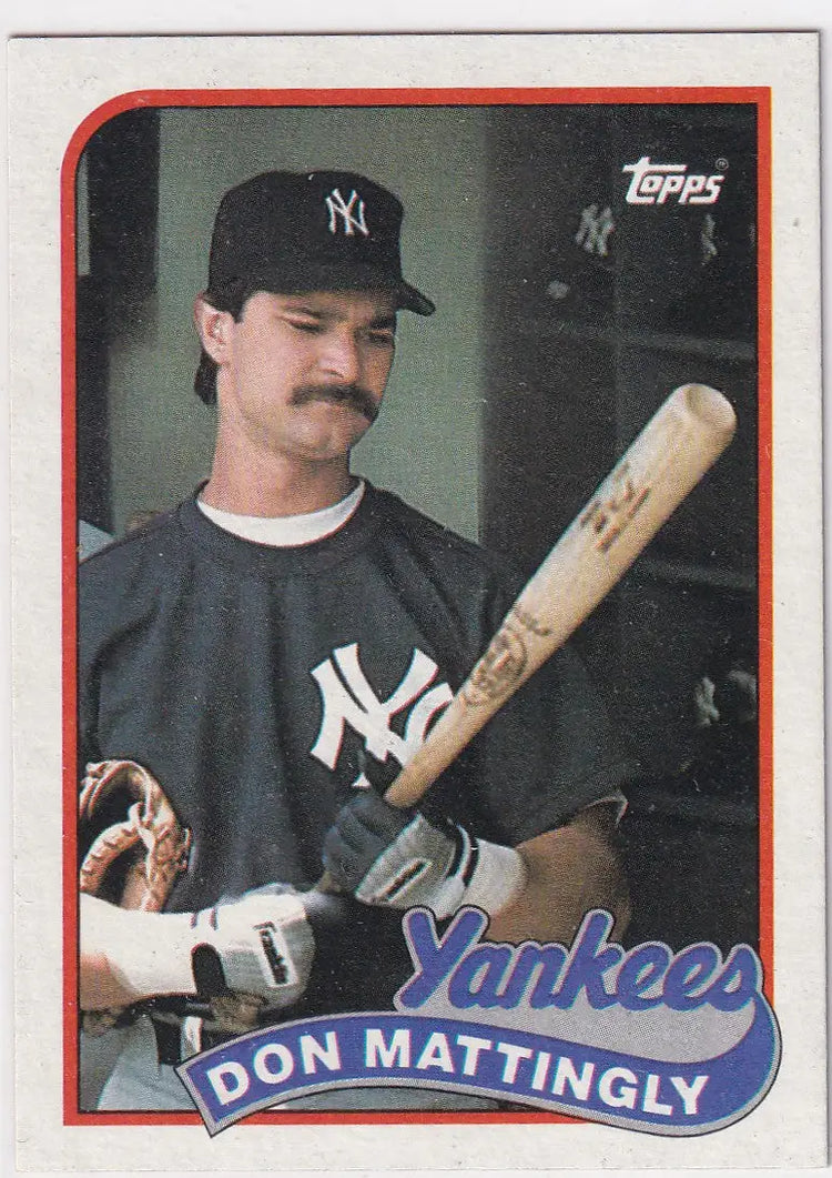1989 TOPPS #700 DON MATTINGLY- NEW YORK YANKEES - Baseball Card Single