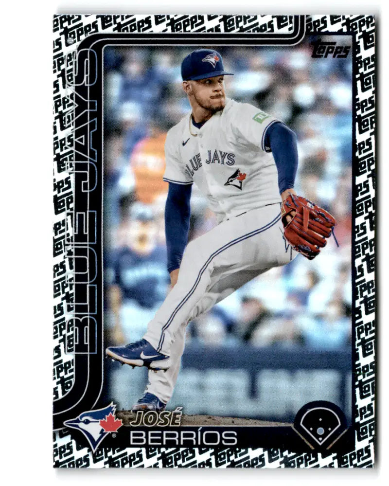 2025 Topps Topps Foil Pattern #33 Jose Berrios NM-MT Blue Jays ID:76853