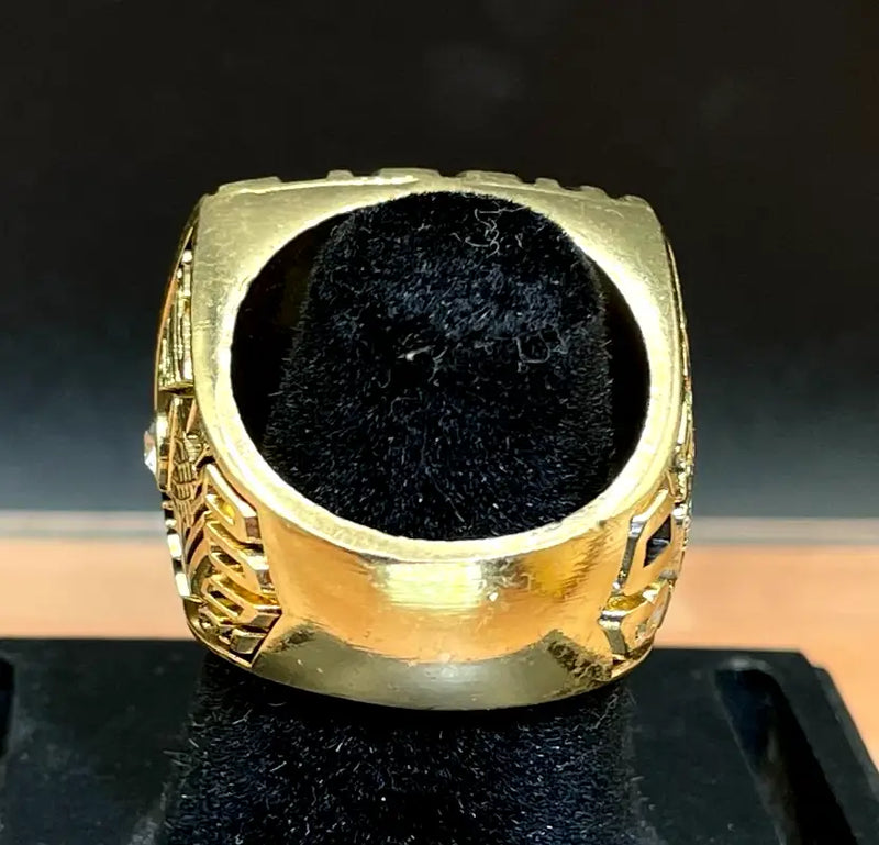 2000 Los Angeles Lakers Championship Ring Kobe (Replica) - Sports Memorabilia