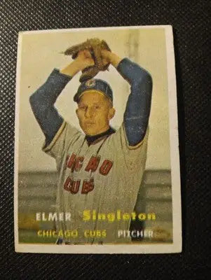 1957 Topps - Elmer Singleton #378. Chicago Cubs. VG+ - EX - Baseball Card Single