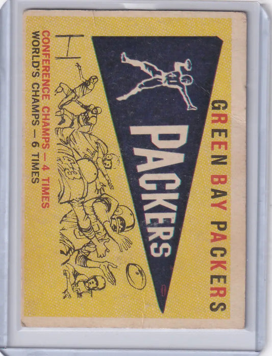Vintage Green Bay Packers football card from 1959 Topps Football featuring Packers pennant