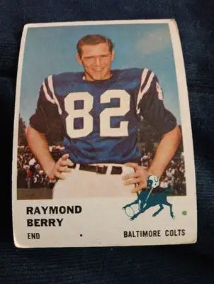 1961 Fleer - Raymond Berry #33. Baltimore Colts. VG+ - Football Card Single