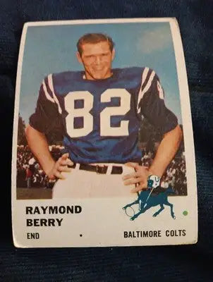1961 Fleer - Raymond Berry #33. Baltimore Colts. VG+ - Football Card Single