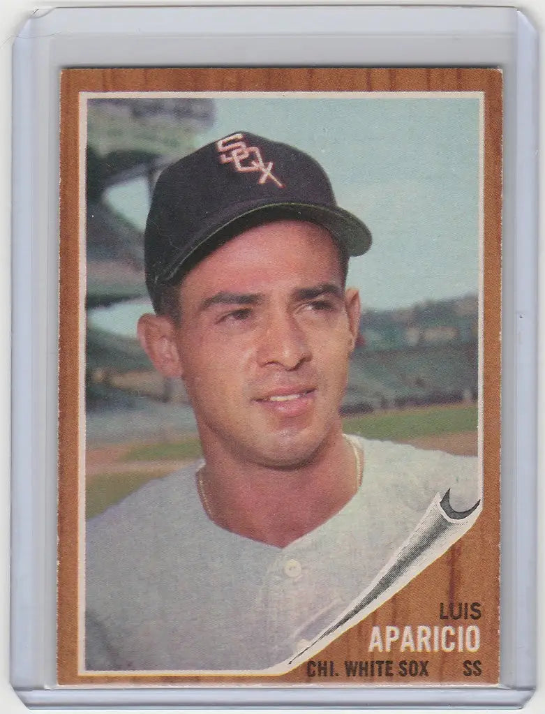 Baseball card of Luis Aparicio, Chicago White Sox player from 1962 Topps #325