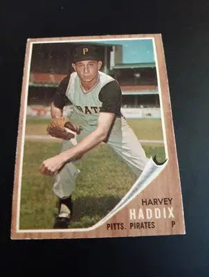 1962 Topps - Harvey Haddix #67. Pirates. EX - Baseball Card Single