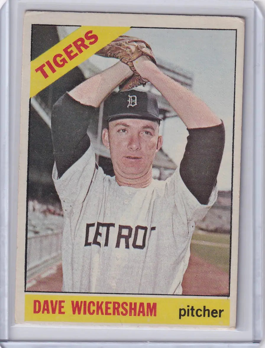 Vintage Topps Baseball card of Dave Wickersham pitching for Detroit Tigers
