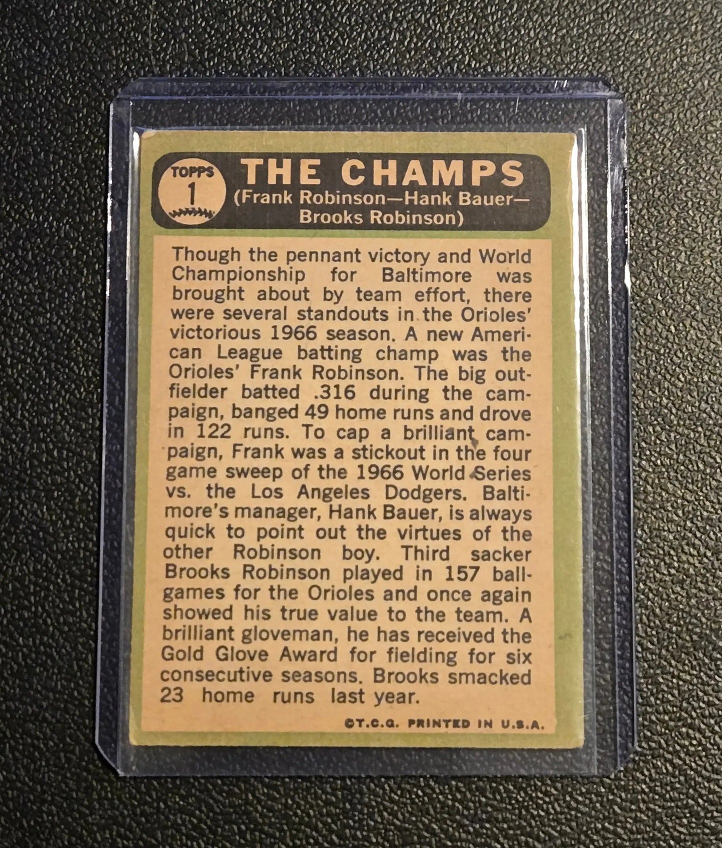 1967 Topps #1 The Champs (Frank Robinson / Hank Bauer / Brooks Robinson