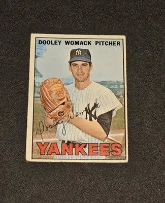 1967 Topps #77 Dooley Womack - Baseball Card Single