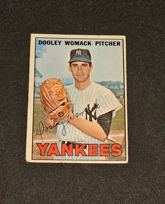 1967 Topps #77 Dooley Womack - Trading Cards