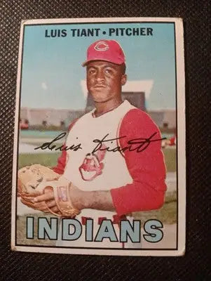 1967 Topps - Luis Tiant #377. Cleveland Indians. VG+ - Baseball Card Single
