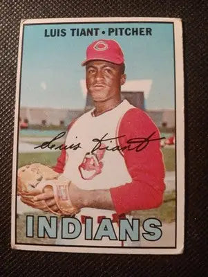 1967 Topps - Luis Tiant #377. Cleveland Indians. VG+ - Baseball Card Single