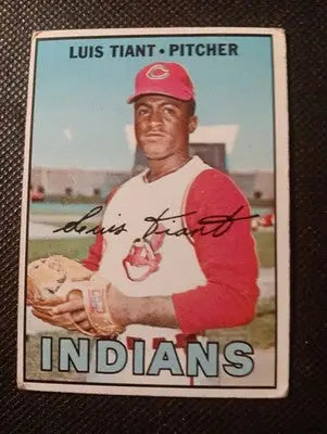 1967 Topps - Luis Tiant #377. Cleveland Indians. VG+ - Baseball Card Single