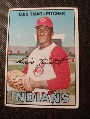 1967 Topps - Luis Tiant #377. Cleveland Indians. VG+ - Baseball Card Single
