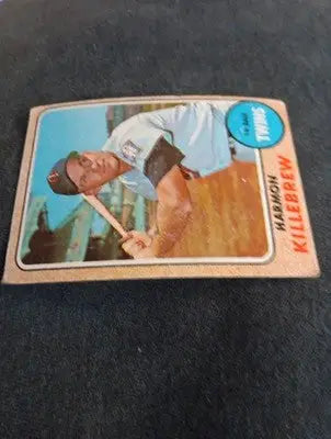 1968 Topps - Harmon Killebrew #220. Twins. VG+ - Baseball Card Single