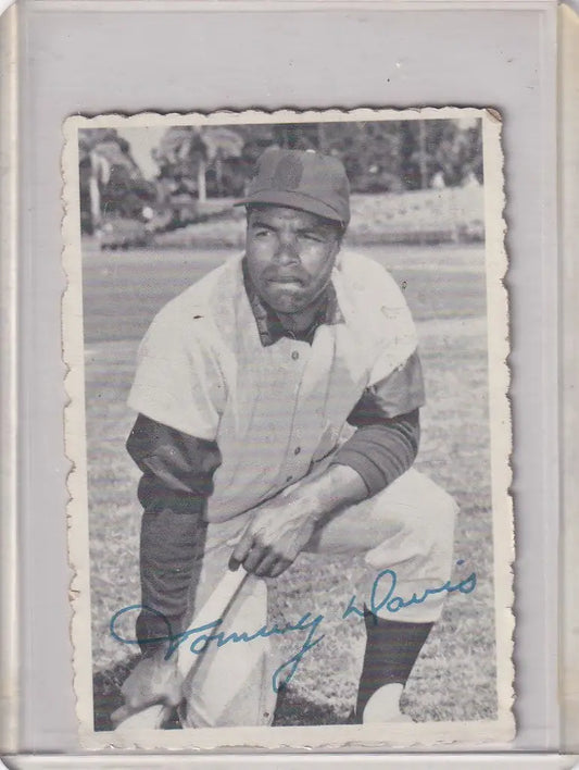 Black and white photo of Tommy Davis kneeling with bat, Los Angeles Dodgers Deckle Edge