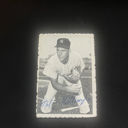Signed vintage Mel Stottlemyre Deckle Edge trading card from 1969 Topps #13