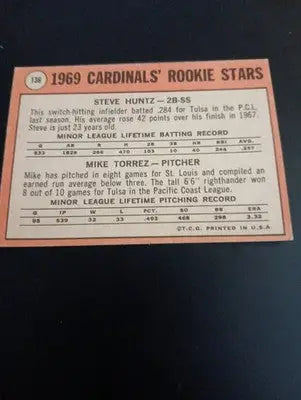1969 Topps - 1969 Rookie Stars Mike Torrez Steve Huntz #136 (RC). NRMT+ - Baseball Card Single