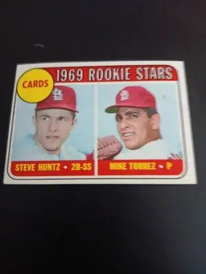 1969 Topps - 1969 Rookie Stars Mike Torrez Steve Huntz #136 (RC). NRMT+ - Baseball Card Single