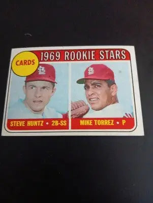 1969 Topps - 1969 Rookie Stars Mike Torrez Steve Huntz #136 (RC). NRMT+ - Baseball Card Single