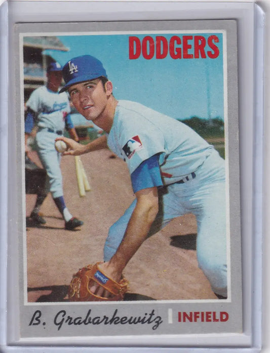 Baseball card of Billy Grabarkewitz in pitching stance, Los Angeles Dodgers, Topps Baseball