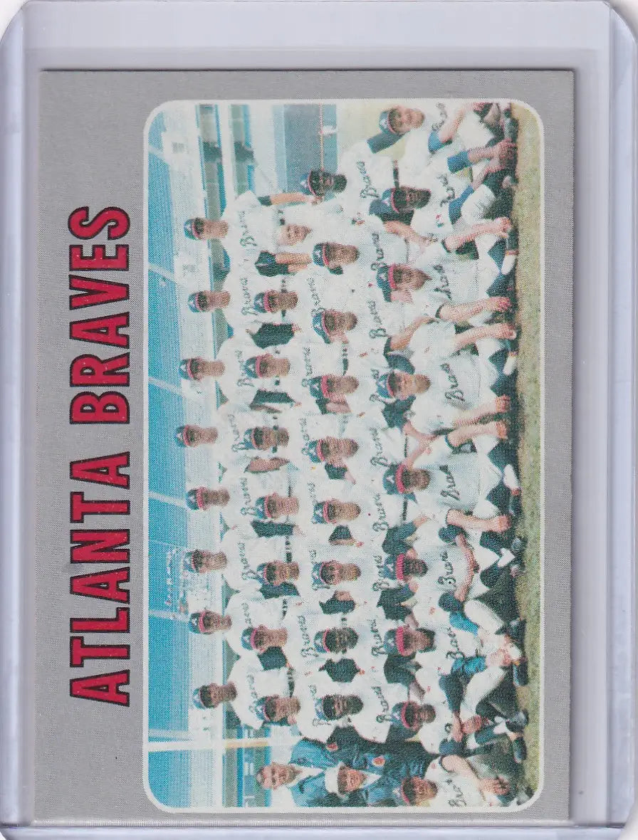 Atlanta Braves team photo card in white uniforms, 1970 Topps Baseball #472