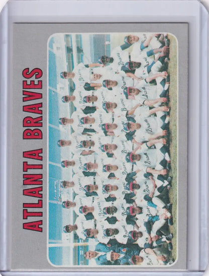 Atlanta Braves team photo card in white uniforms, 1970 Topps Baseball #472