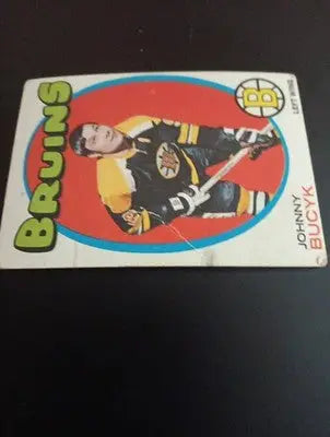 1971-72 Topps - Johnny Bucyk #35. Boston Bruins. lower grade. GD+ - VG. - Hockey Card Single