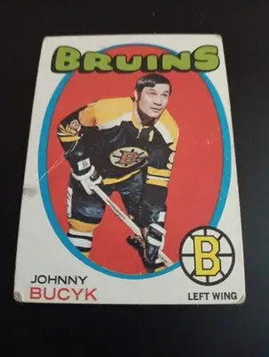 1971-72 Topps - Johnny Bucyk #35. Boston Bruins. lower grade. GD+ - VG. - Hockey Card Single