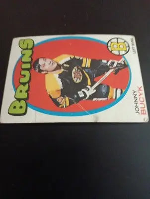 1971-72 Topps - Johnny Bucyk #35. Boston Bruins. lower grade. GD+ - VG. - Hockey Card Single