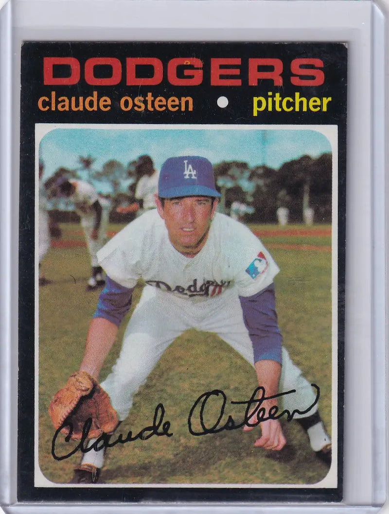 Baseball card of Claude Osteen, Los Angeles Dodgers pitcher in a pitching stance