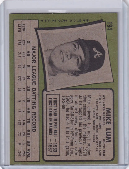 Vintage 1971 Topps Baseball card featuring Mike Lum from the Atlanta Braves team