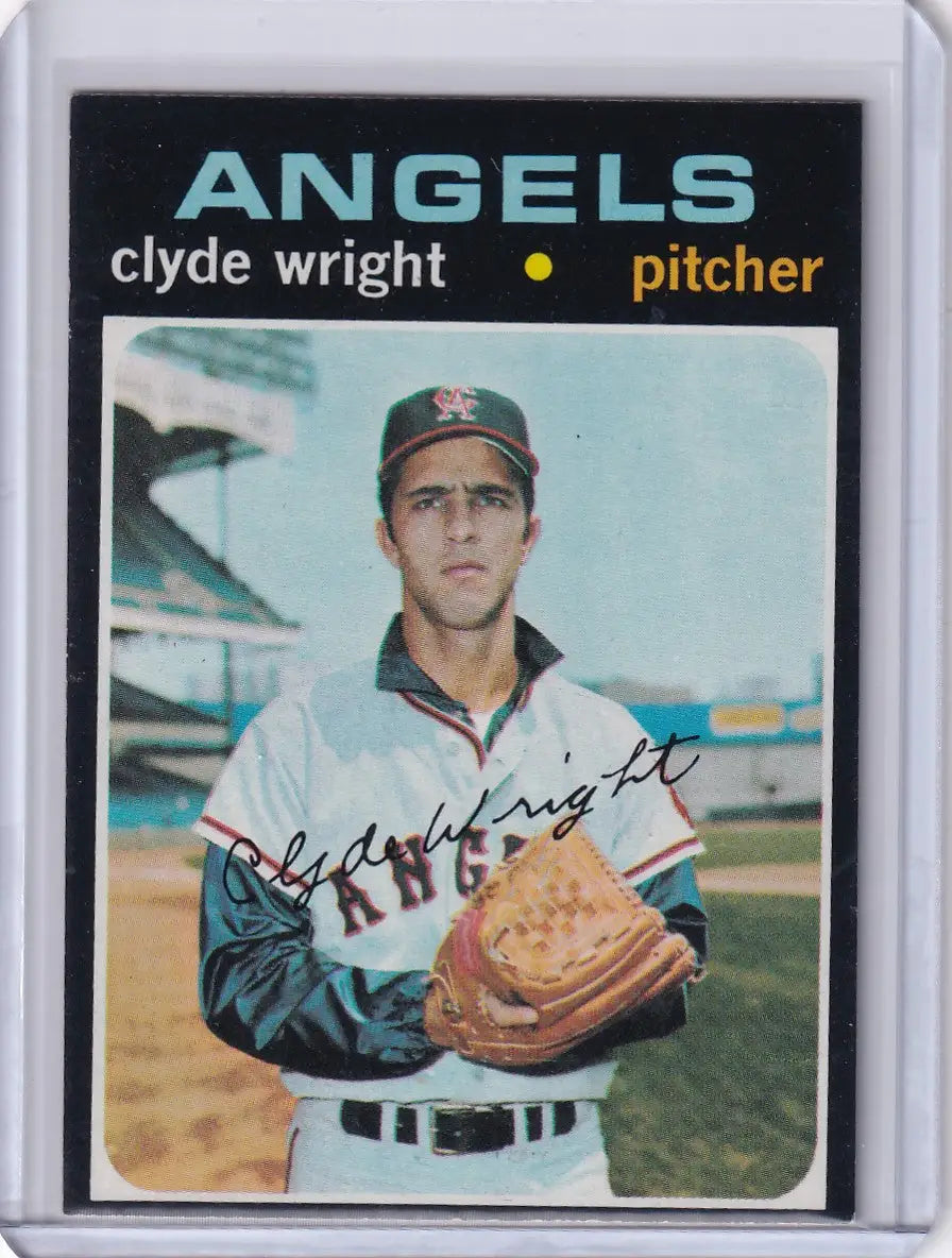 Baseball card of Clyde Wright, pitcher for California Angels, 1971 Topps Baseball