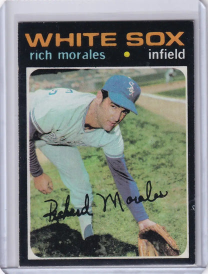 1971 Topps Baseball card of Rich Morales fielding for Chicago White Sox