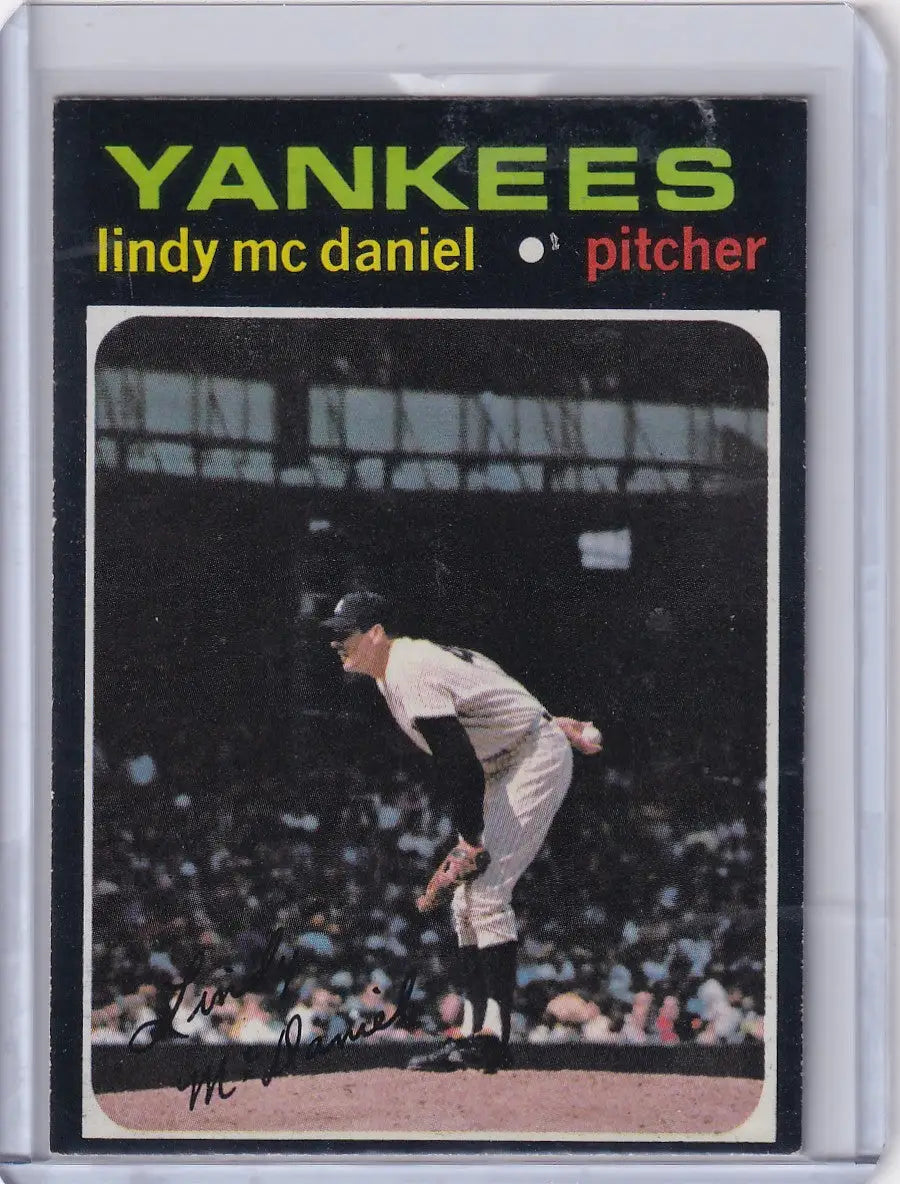 1971 Topps Baseball #303 Lindy McDaniel - New York Yankees
