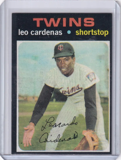 1971 Topps Baseball Card of Leo Cardenas in Minnesota Twins Home Uniform