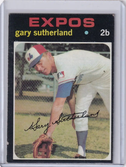 Baseball card of Gary Sutherland in fielding pose from 1971 Topps Baseball, Montreal Expos