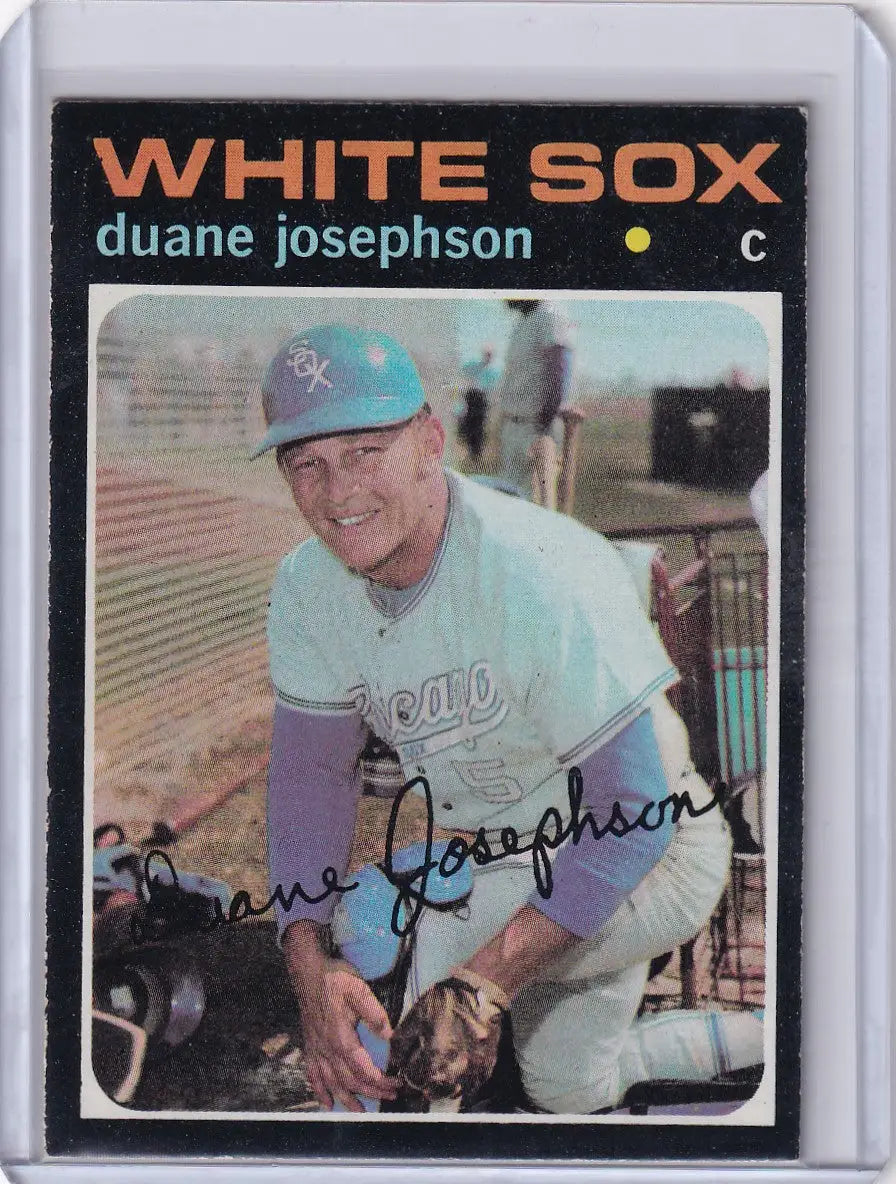 Baseball card of Duane Josephson in crouched position, Chicago White Sox, Topps Baseball