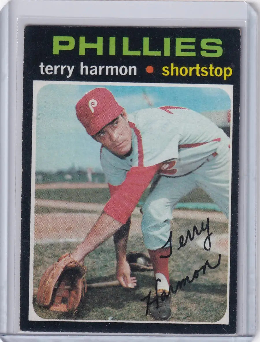 1971 Topps Baseball card of Terry Harmon fielding a ground ball for the Philadelphia Phillies