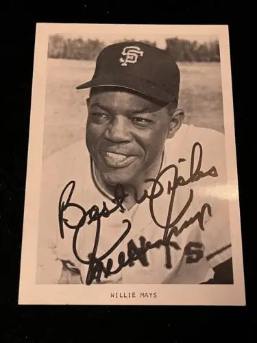 Autographed Willie Mays 5x7 great moments baseball card from 1972 Great Moments series