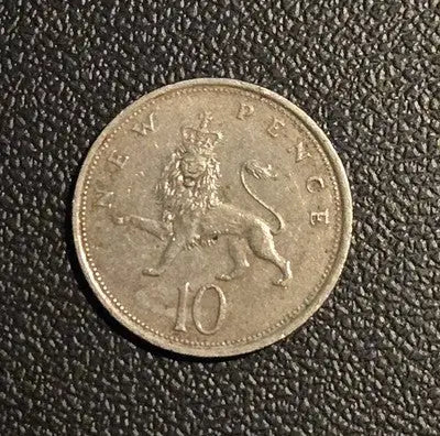 1975 Great Britain 10 New Pence Coin - Queen Elizabeth II - Large Type